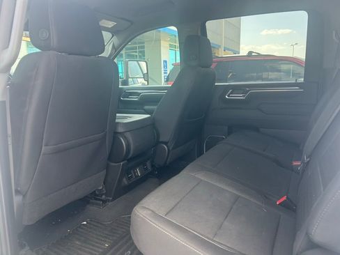 Used 2025 Chevrolet Silverado 2500 LT w/ Convenience Package image 7