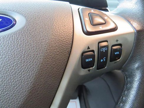 Used 2018 Ford Taurus Limited image 17