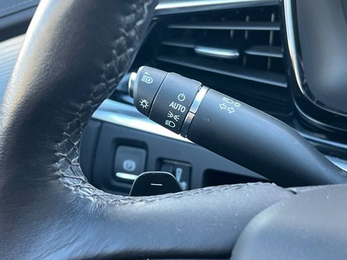 Certified 2025 Cadillac XT6 Premium Luxury image 37