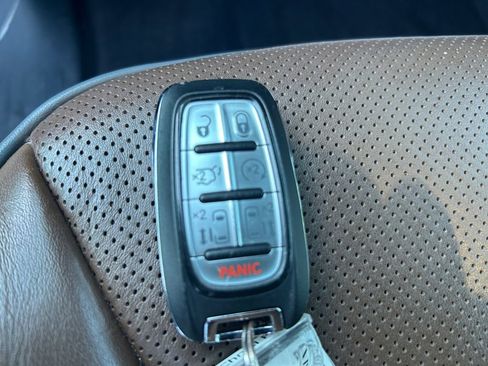 Certified 2020 Chrysler Pacifica Limited w/ Advanced Safetytec Group FWD image 34