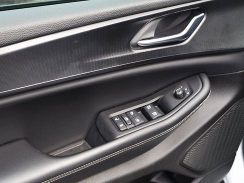 Used 2023 Jeep Grand Cherokee L Laredo image 21