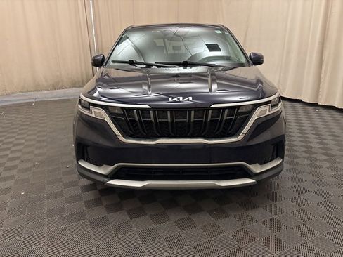 Used 2023 Kia Carnival LX image 2