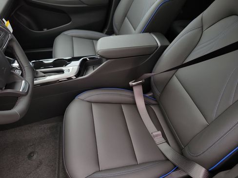 New 2026 Buick Envista Sport Touring FWD image 22