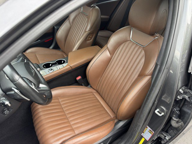 Used 2021 Genesis G70 3.3T RWD image 7