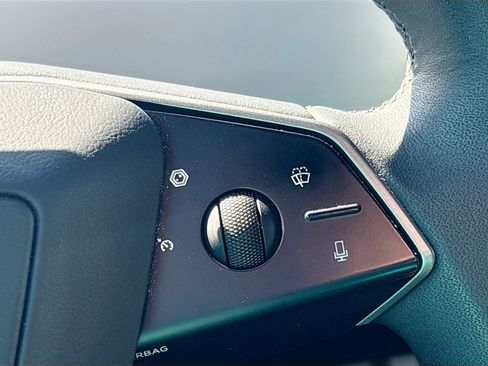 Used 2024 Tesla Cybertruck AWD Crew Cab image 33