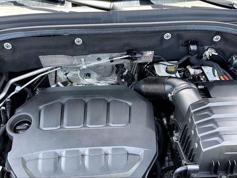 Used 2024 Volkswagen Atlas Cross Sport SEL Premium R-Line image 10