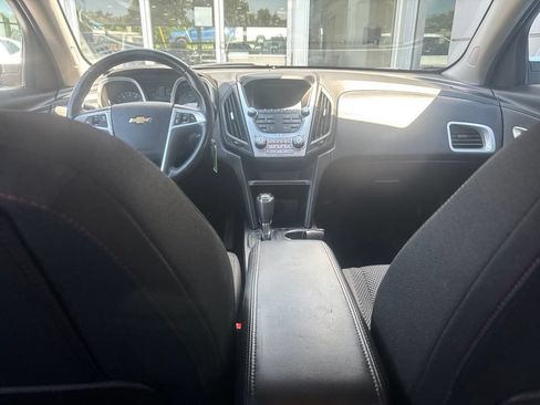Used 2017 Chevrolet Equinox LT w/ Convenience Package AWD/4WD image 9
