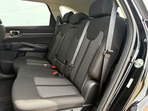 Used 2023 Kia Sorento LX FWD image 13