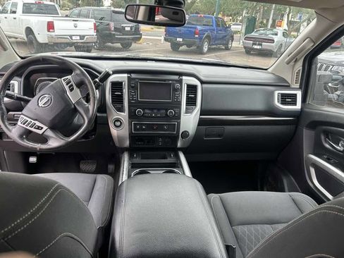 Used 2016 Nissan Titan SV image 8