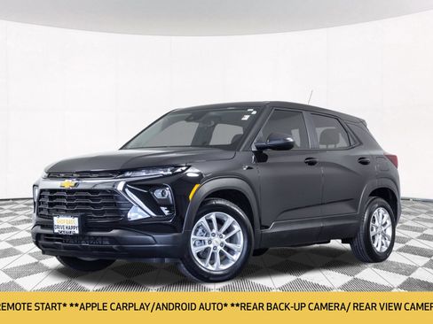 Used 2026 Chevrolet TrailBlazer LS w/ LS Convenience Package FWD image 2