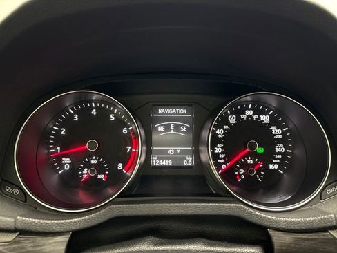 Used 2016 Volkswagen Passat 1.8T SEL Premium image 30