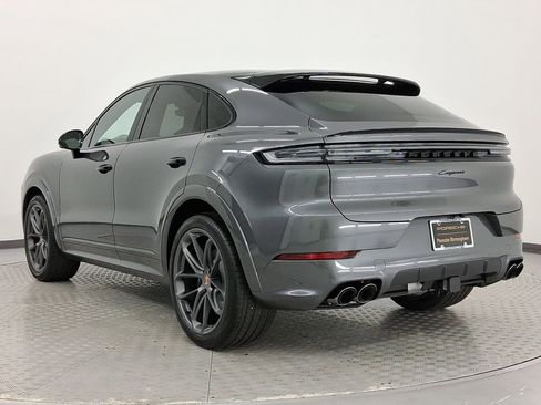 New 2026 Porsche Cayenne Coupe image 3