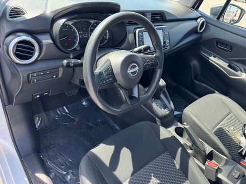 Used 2023 Nissan Versa S w/ Trunk Package image 9