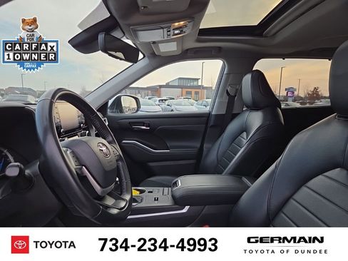 Used 2022 Toyota Highlander XLE image 13