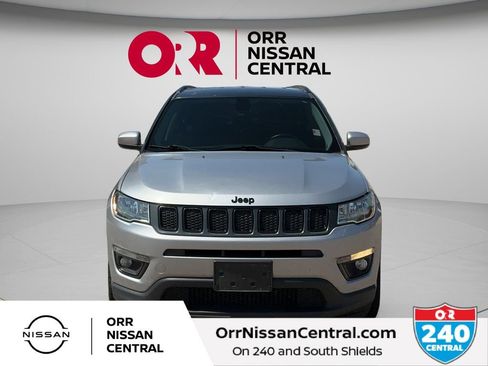 Used 2019 Jeep Compass Latitude FWD image 2