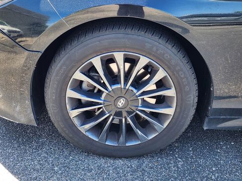 Used 2015 Hyundai Sonata Limited w/ Option Group 06 FWD image 9