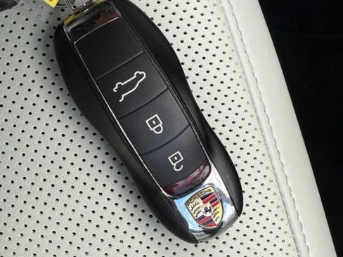 Used 2024 Porsche Macan S AWD/4WD image 24