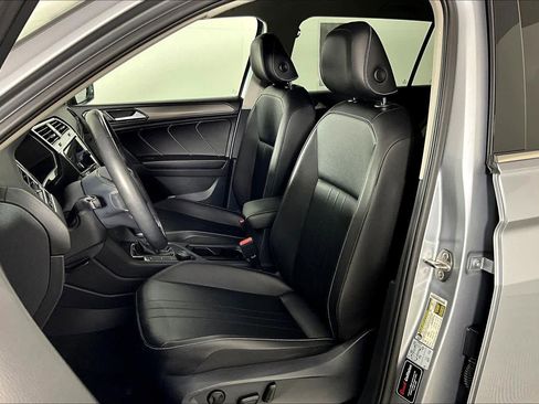 Used 2022 Volkswagen Tiguan SE image 7