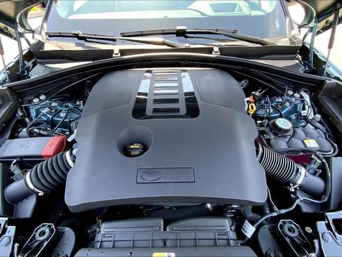 New 2026 Land Rover Range Rover Velar Dynamic SE image 16