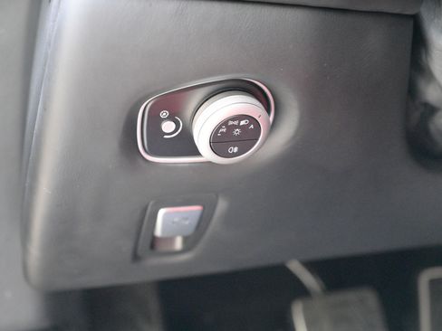 Used 2019 Aston Martin V8 Vantage Coupe image 19