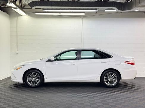 Used 2016 Toyota Camry LE image 3