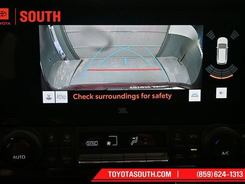 Used 2024 Toyota Grand Highlander AWD image 19