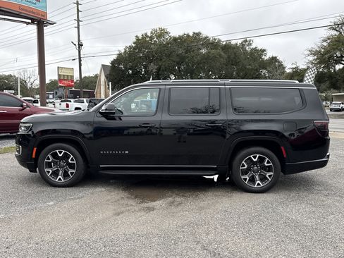 Used 2023 Jeep Wagoneer L Series III w/ Preferred Equipment Group image 2