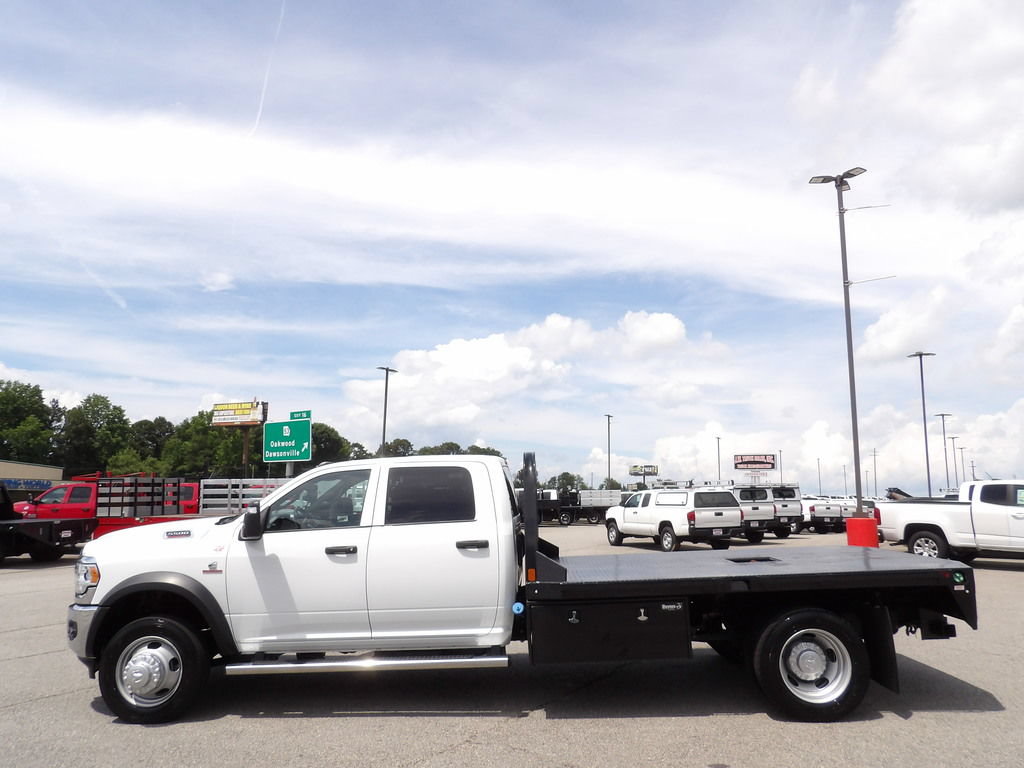 Used 2024 RAM 5500 Tradesman w/ Chrome Appearance Group AWD/4WD image 65
