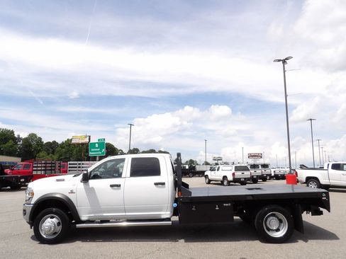 Used 2024 RAM 5500 Tradesman w/ Chrome Appearance Group AWD/4WD image 65