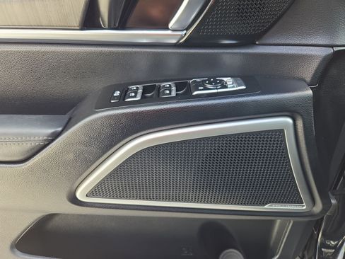 Used 2023 Kia Telluride EX w/ EX Captain's Chair Package FWD image 15