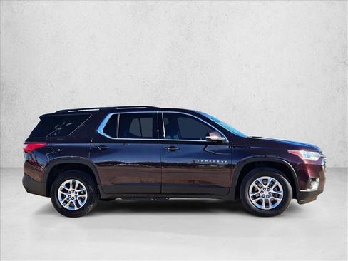 Used 2021 Chevrolet Traverse LT image 4
