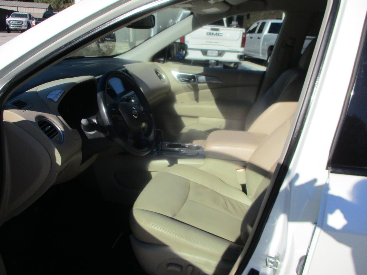 Used 2019 Nissan Pathfinder SL FWD image 15