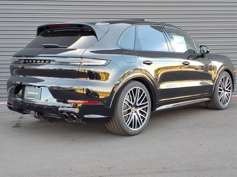 New 2026 Porsche Cayenne GTS image 27