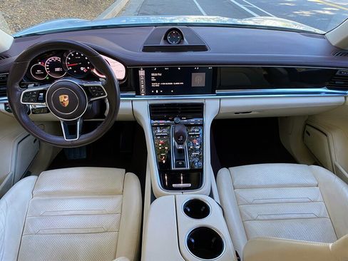 Used 2017 Porsche Panamera image 17