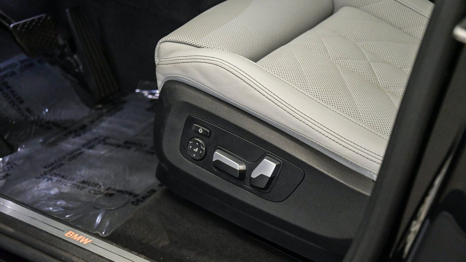 Used 2024 BMW X5 xDrive40i w/ Premium Package AWD/4WD image 24