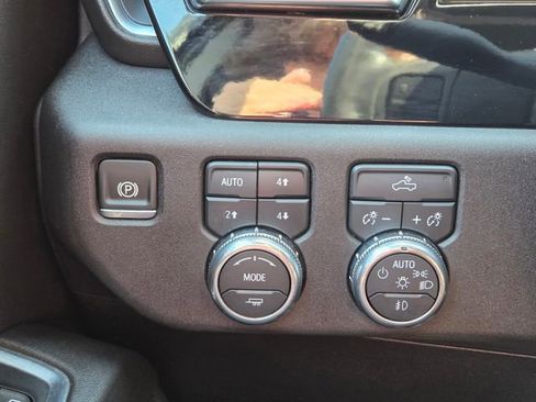 Used 2024 GMC Sierra 1500 Elevation w/ X31 Off-Road Package AWD/4WD image 25