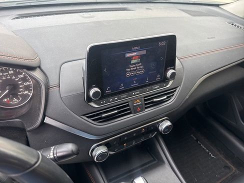 Used 2022 Nissan Altima 2.5 SR w/ Midnight Edition Package image 28