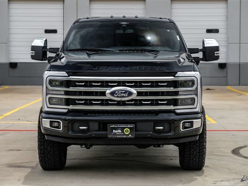 Used 2024 Ford F350 Platinum w/ Tremor Off-Road Package AWD/4WD image 28
