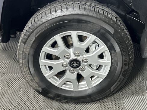 Used 2025 Toyota Tacoma SR5 image 9