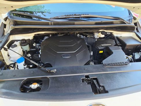 Used 2020 Kia Sedona LX image 43