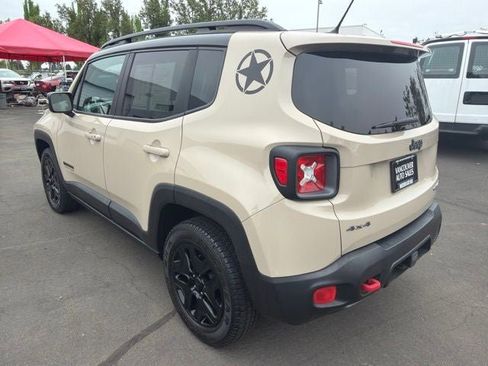 Used 2017 Jeep Renegade Trailhawk AWD/4WD image 6