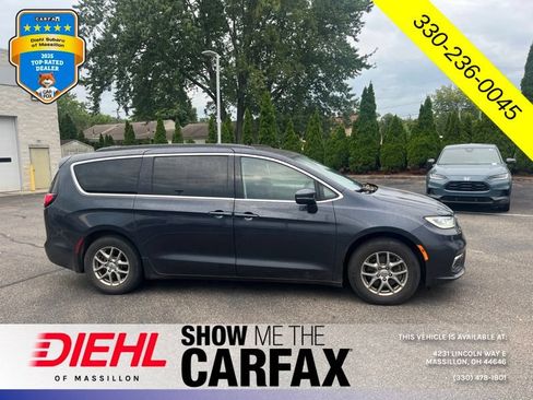 Used 2021 Chrysler Pacifica Touring w/ Cold Weather Group FWD image 2