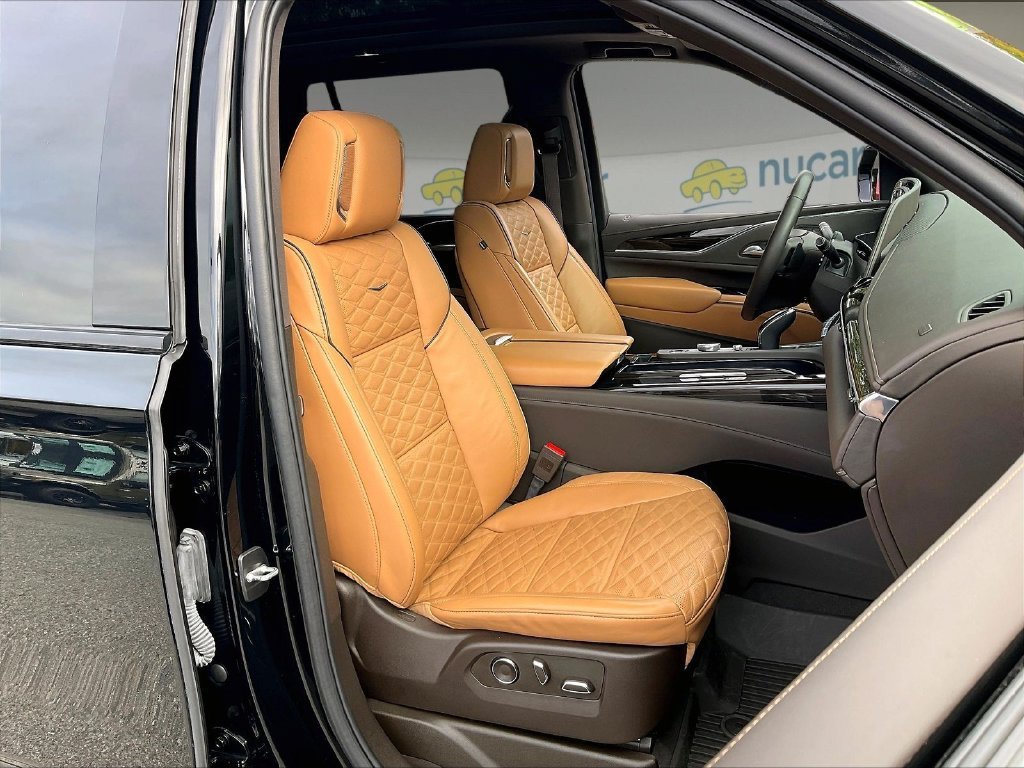 Used 2024 Cadillac Escalade Sport w/ LPO, ONYX Package AWD/4WD image 10