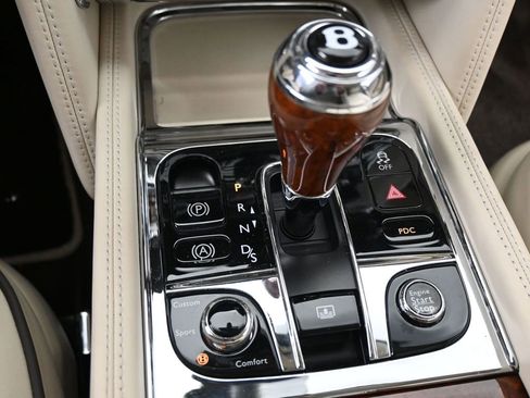 Used 2016 Bentley Mulsanne Speed image 17