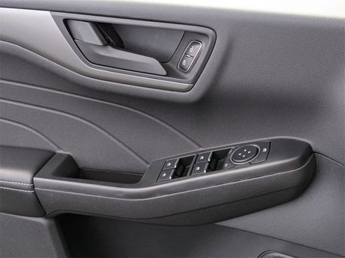 Used 2025 Ford Escape Active image 17