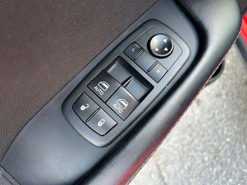 Used 2019 Dodge Challenger R/T w/ Driver Convenience Group RWD image 12