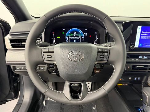 Used 2026 Toyota Camry SE FWD image 25