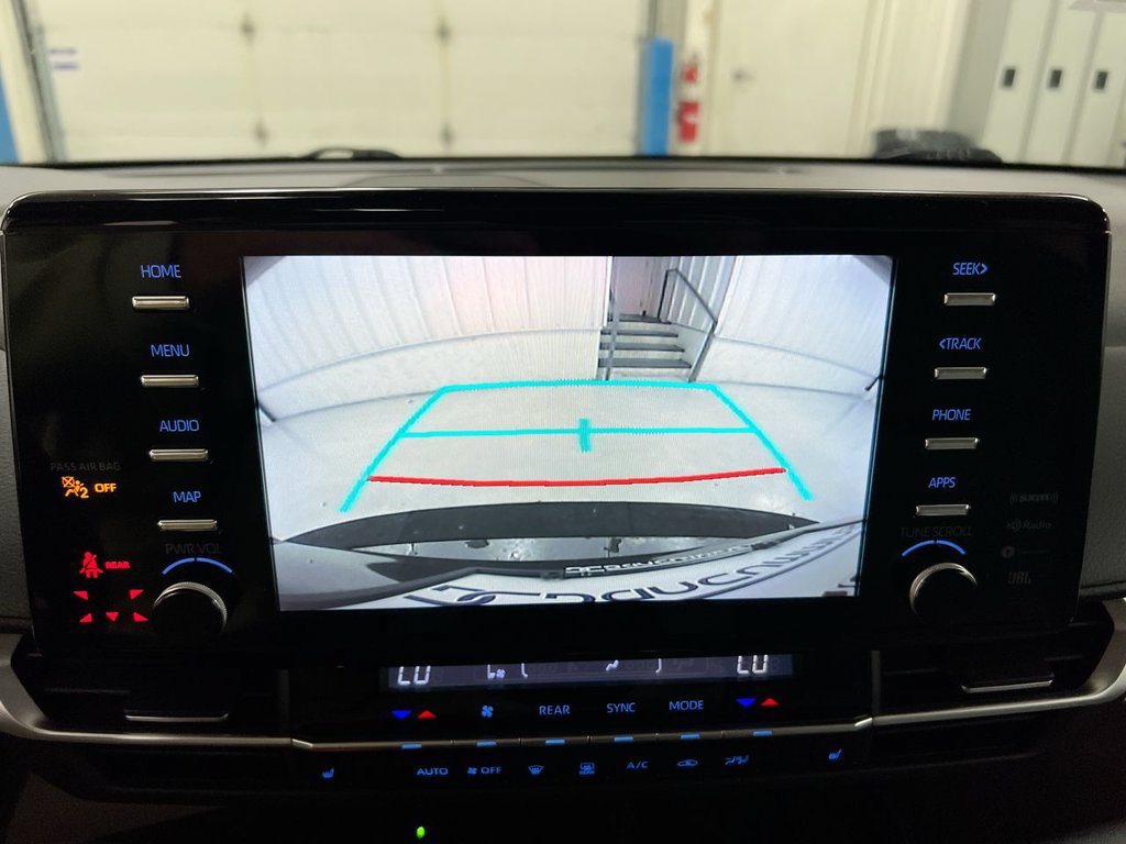 Used 2024 Toyota Sienna XLE w/ XLE Plus Package AWD/4WD image 16