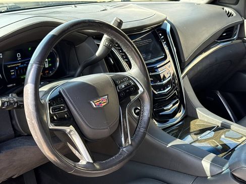 Used 2020 Cadillac Escalade Platinum AWD/4WD image 19