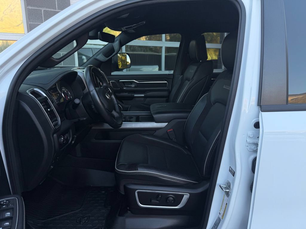 Used 2023 RAM 1500 Laramie AWD/4WD image 18